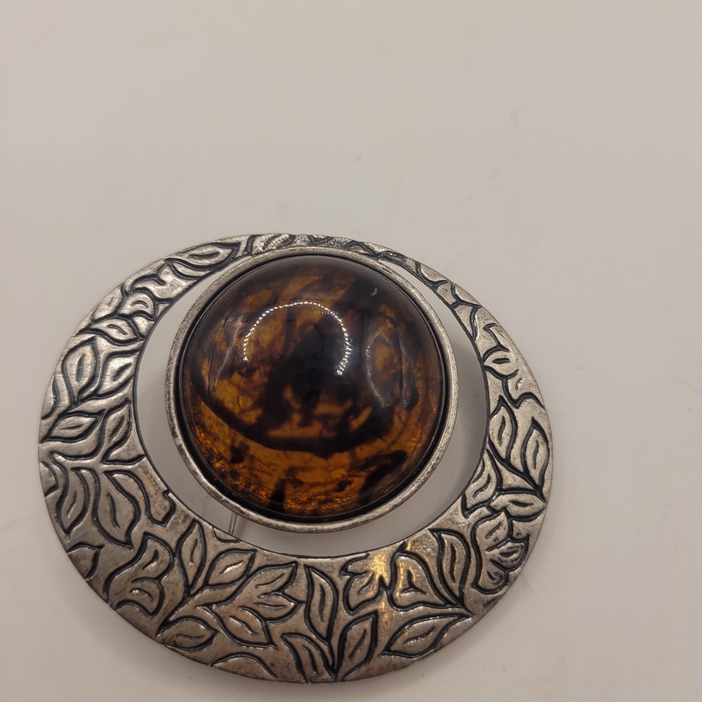 Silver and Brown Leaf Pattern Brooch